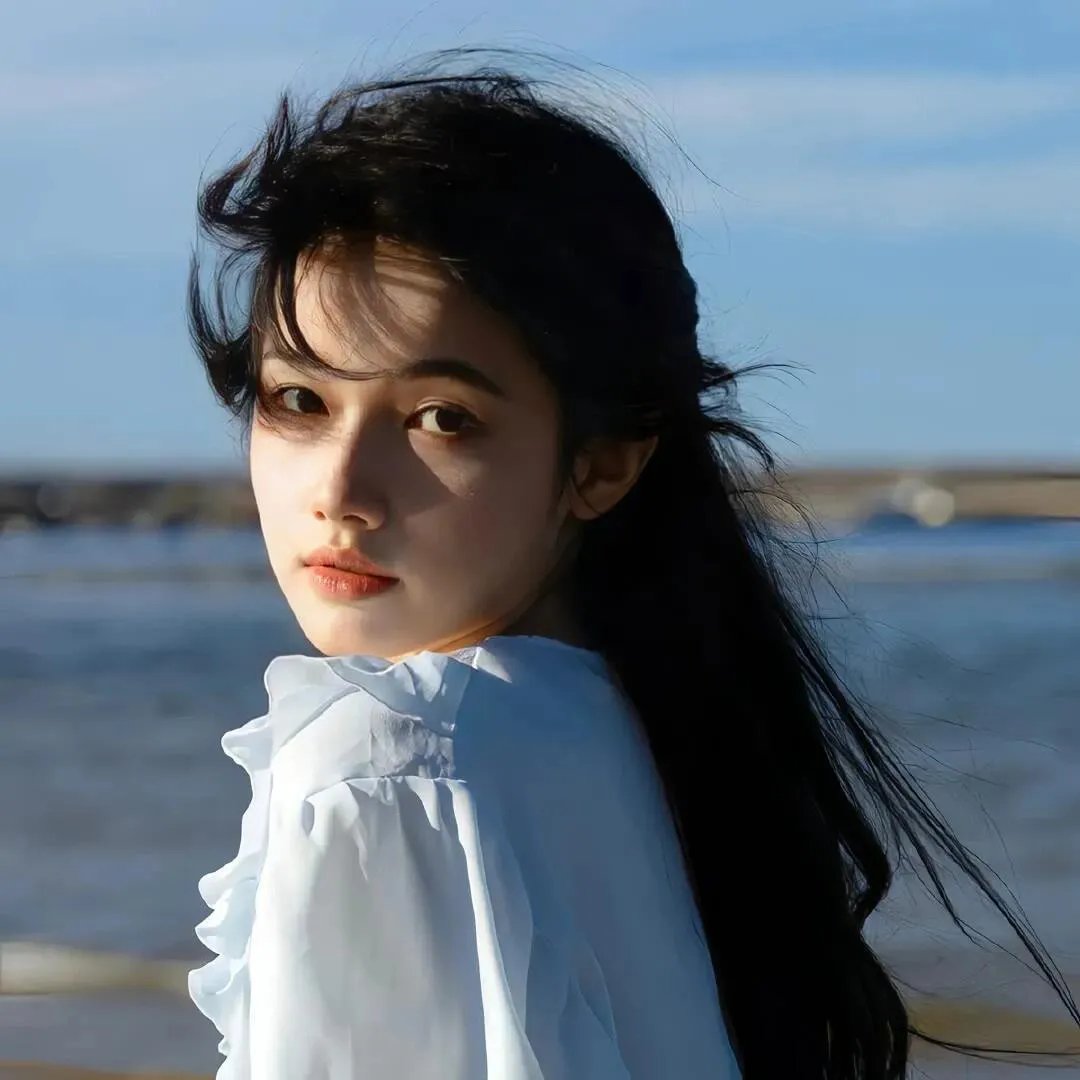 蓝天花朵